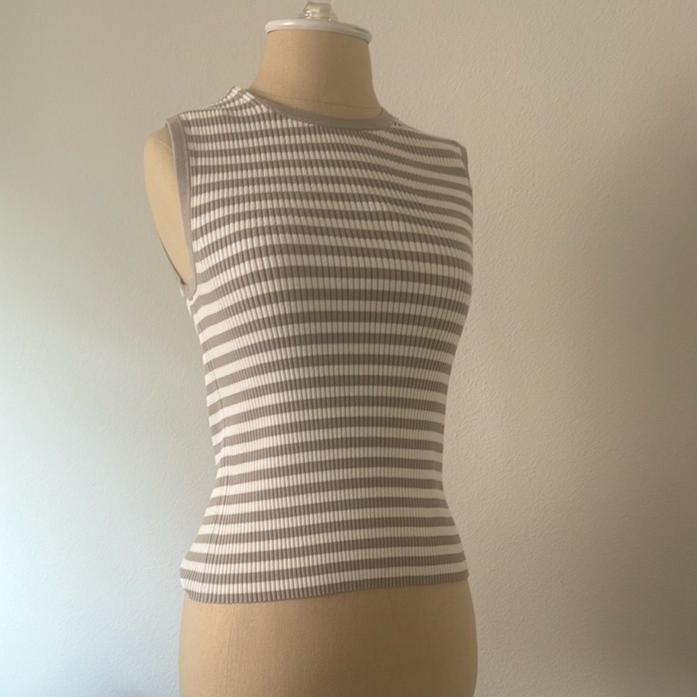 Theory Cream and White Ribbed Sleeveless Tank Top